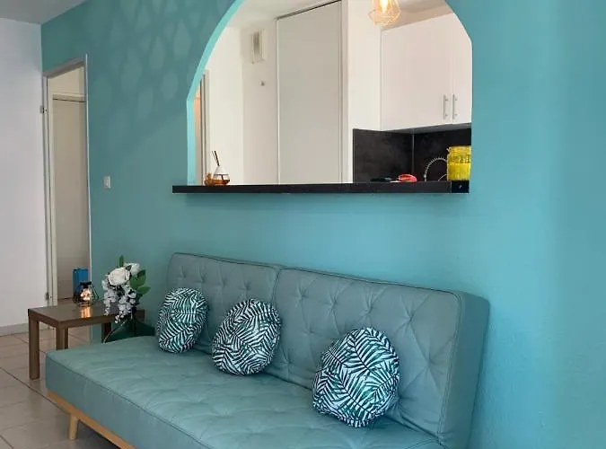 Premium Parking Tramway Wifi Apartment